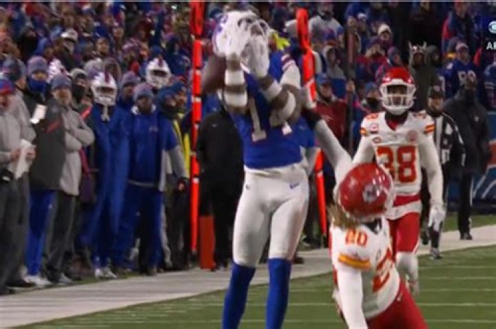 When Opportunities Slip: The Story Behind Diggs' Dropped Pass
