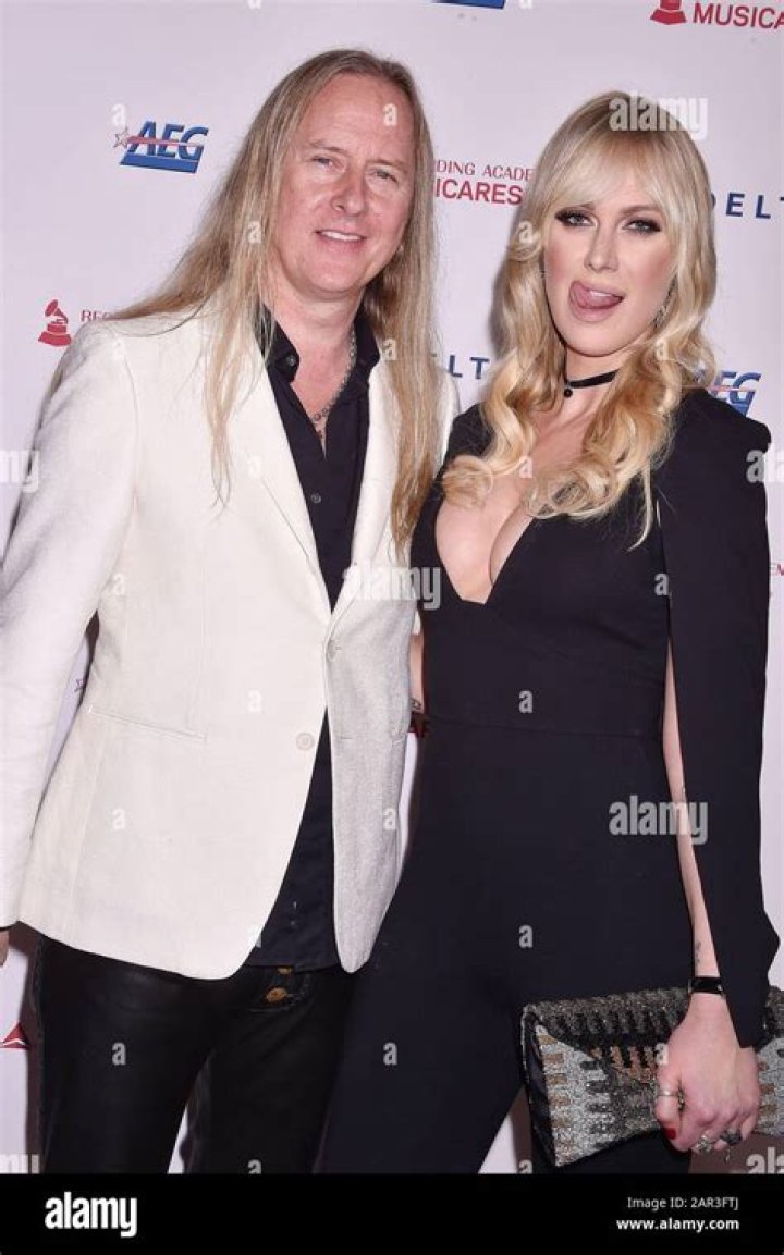 Unraveling the Love Story of Jerry Cantrell and His Wife